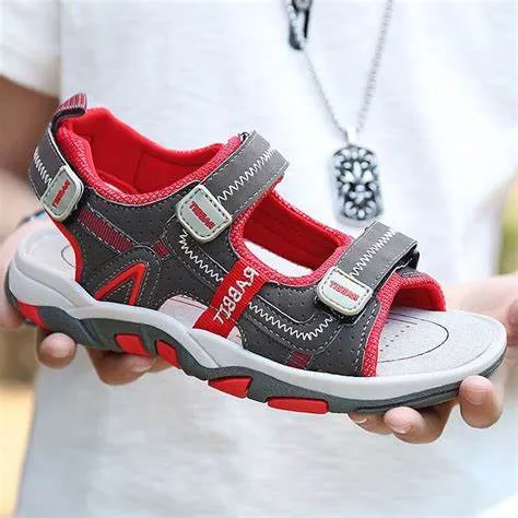 Giày sandal cho bé trai là gì?