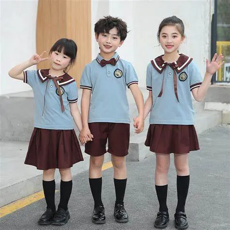 Giày học sinh tiểu học là gì?