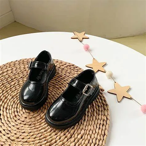 Lưu ý khi chọn mua giày da trẻ em cao cấp