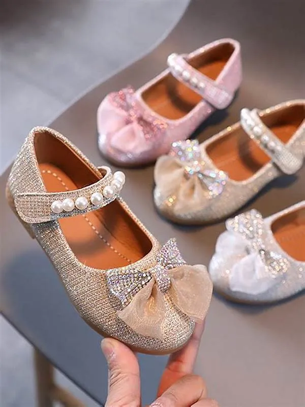 Giày bé gái đi tiệc dễ thương là gì?