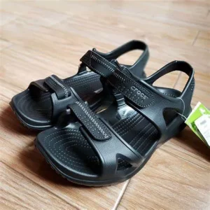 Giày dép chống hôi chân cho bé