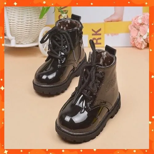 Kinh nghiệm chọn mua giày boot trẻ em mùa đông